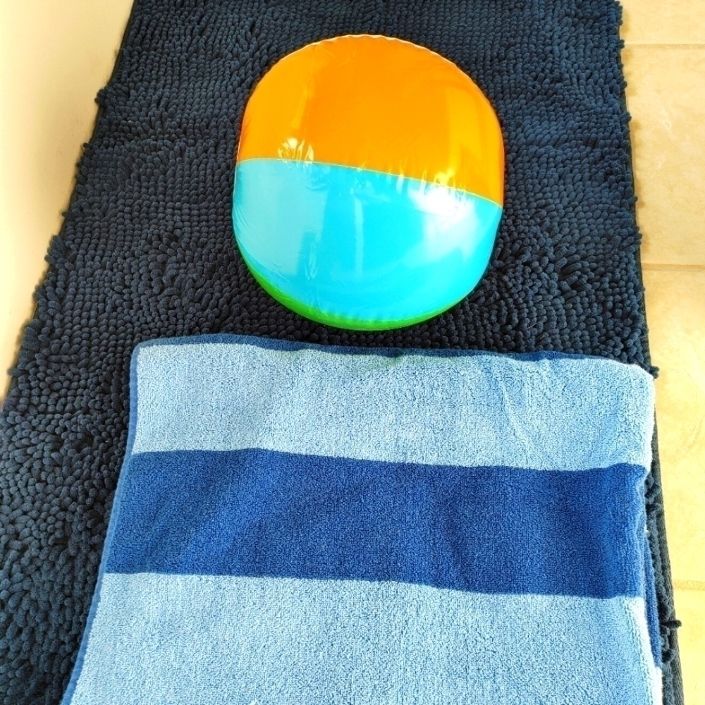 Rhode Island Novelty Inflatable Beach Balls NEW/still in pkgs bundle of … - Picture 4 of 5
